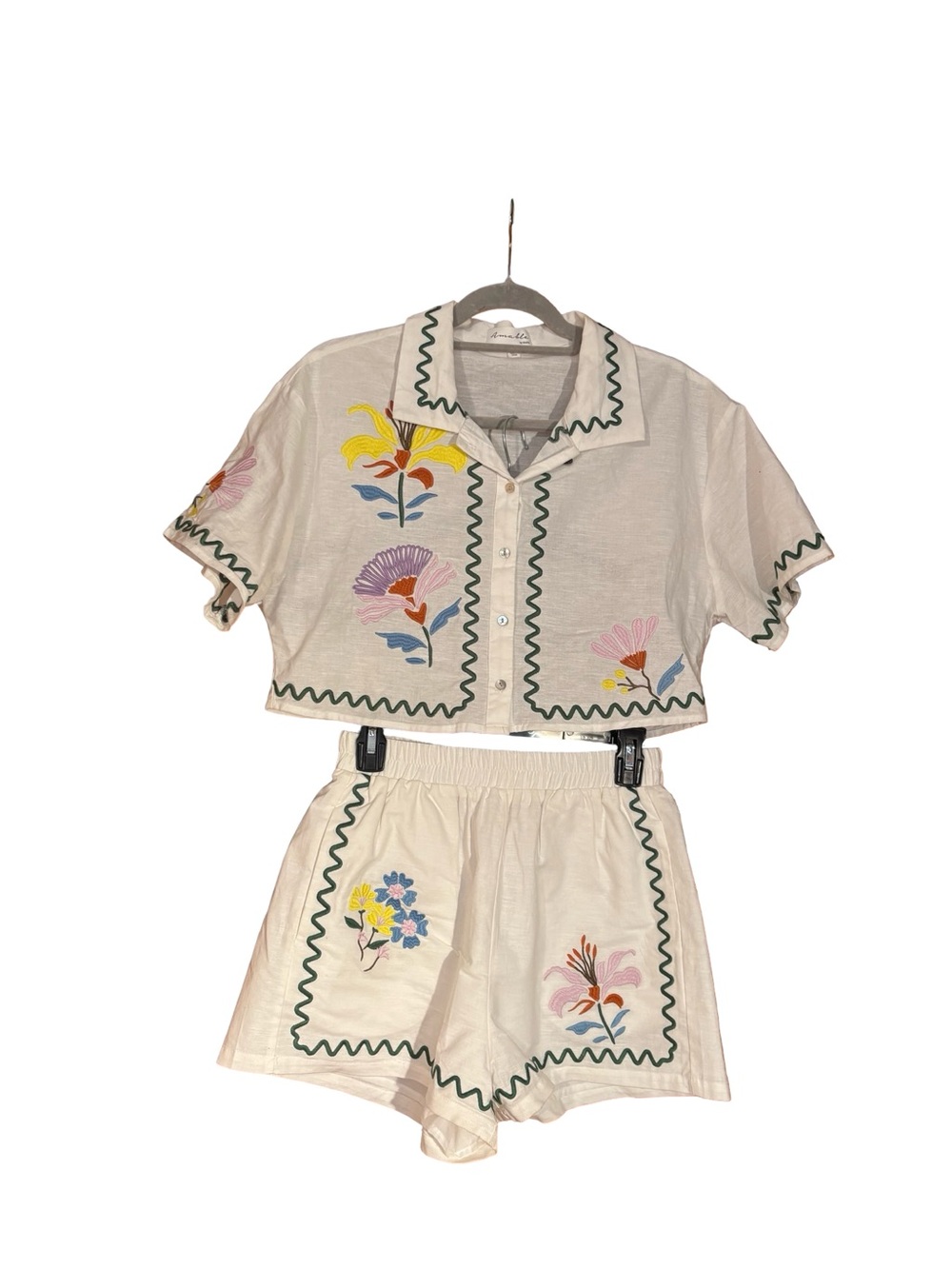 Amable Embroidered Floral High-Waist Shirt and Shorts Set - Cream